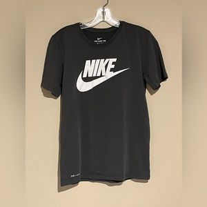 Men’s Athletic Grey T-Shirt Nike